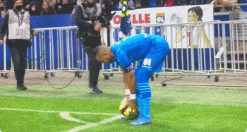 穆斯卡特带队两年两夺中超冠军，仅次于里皮、斯科拉里、图拔（两年两度问鼎中超，穆斯卡特成就仅逊里皮、斯科拉里、图拔）