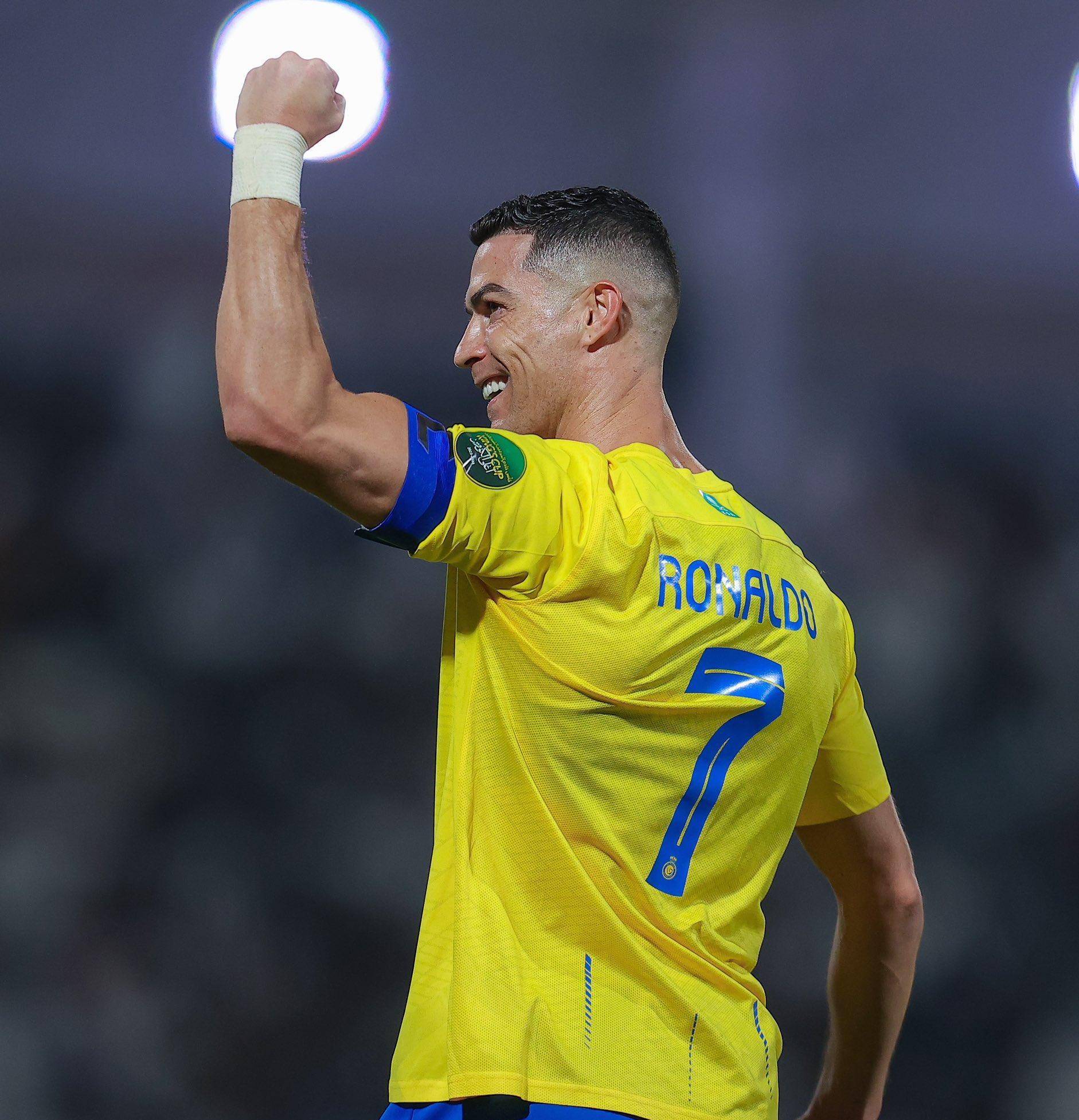 足球欧洲金童奖结果揭晓，新科得主含泪发声（欧洲金童奖结果出炉，新科得主哽咽发声）