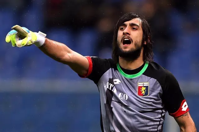 ATP年终总决赛：阿尔卡拉斯2-1逆转，基本锁定出线权，辛纳急了！（ATP年终总决赛：阿尔卡拉斯2-1翻盘，出线几乎锁定，辛纳显得着急）