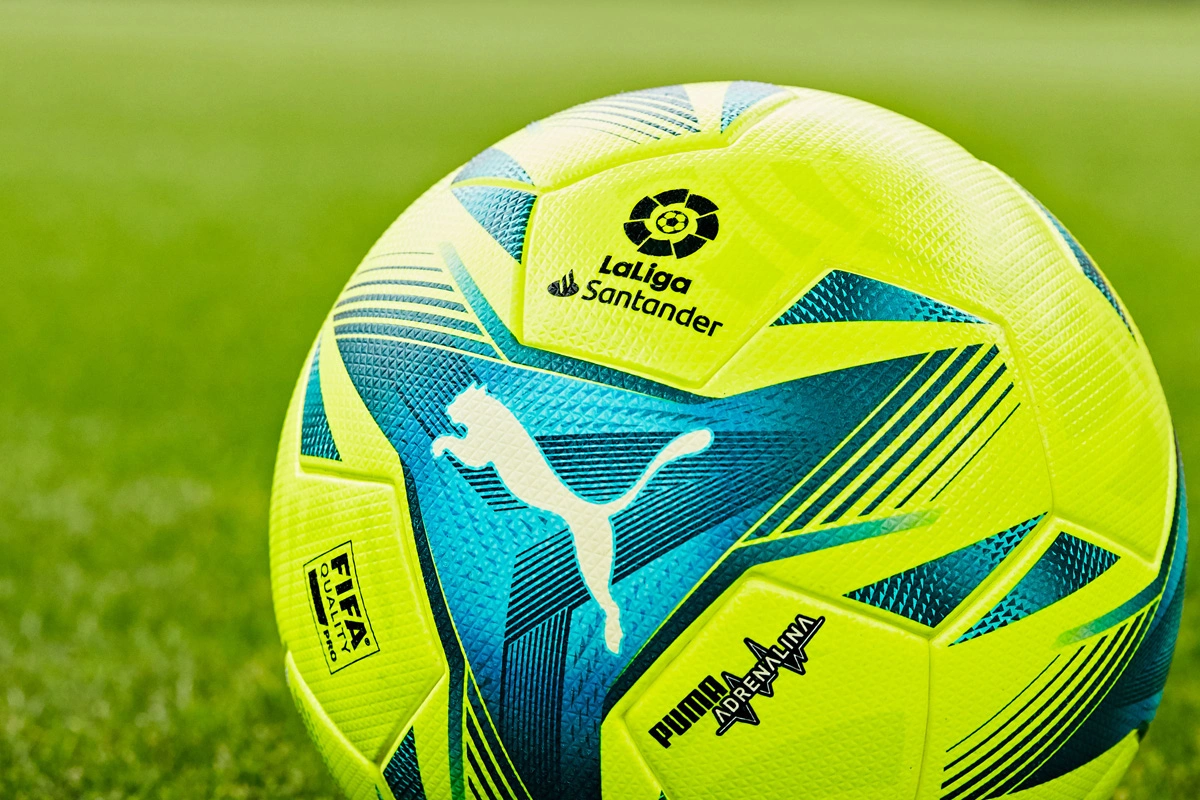 意甲奇妙世界：斯帕莱蒂与孔蒂的角色变换与霍伊伦德的惊艳表现（意甲奇境：斯帕莱蒂与孔蒂的角色切换，霍伊伦德闪耀全场）