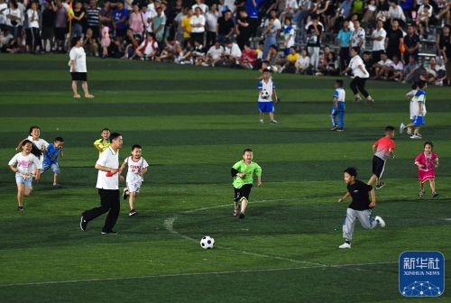 法甲半场：舍瓦利耶神扑，萨利苏进球被吹，巴黎0-0摩纳哥（法甲半场：舍瓦利耶多次救险，萨利苏破门无效，巴黎暂0-0摩纳哥）