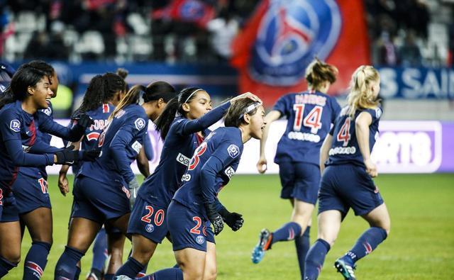 半场战报：西海岸1-0亚泰，陈柏良助攻里切利头球破僵（半场：西海岸1-0领先亚泰，陈柏良助攻里切利头球先拔头筹）