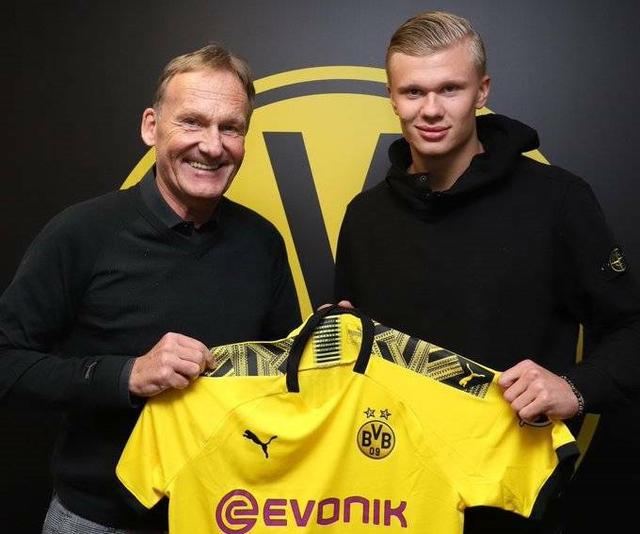 随国安已获三冠，张稀哲：拿第四冠时退役；3月份就开始练捧杯（随国安三冠在手，张稀哲：夺第4冠就退役，三月起练举杯）