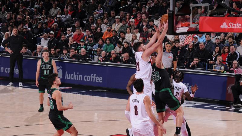 斯帕莱蒂：让佩林首发，是因为迪格雷戈里奥有点肠胃炎（因迪格雷戈里奥轻微肠胃炎，斯帕莱蒂安排佩林首发）